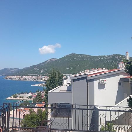 נאום Guest House Inara מראה חיצוני תמונה