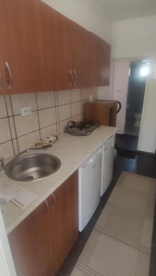 נאום Guest House Inara מראה חיצוני תמונה