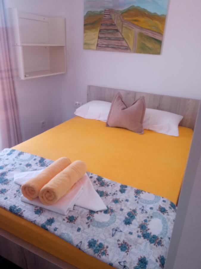 נאום Guest House Inara מראה חיצוני תמונה