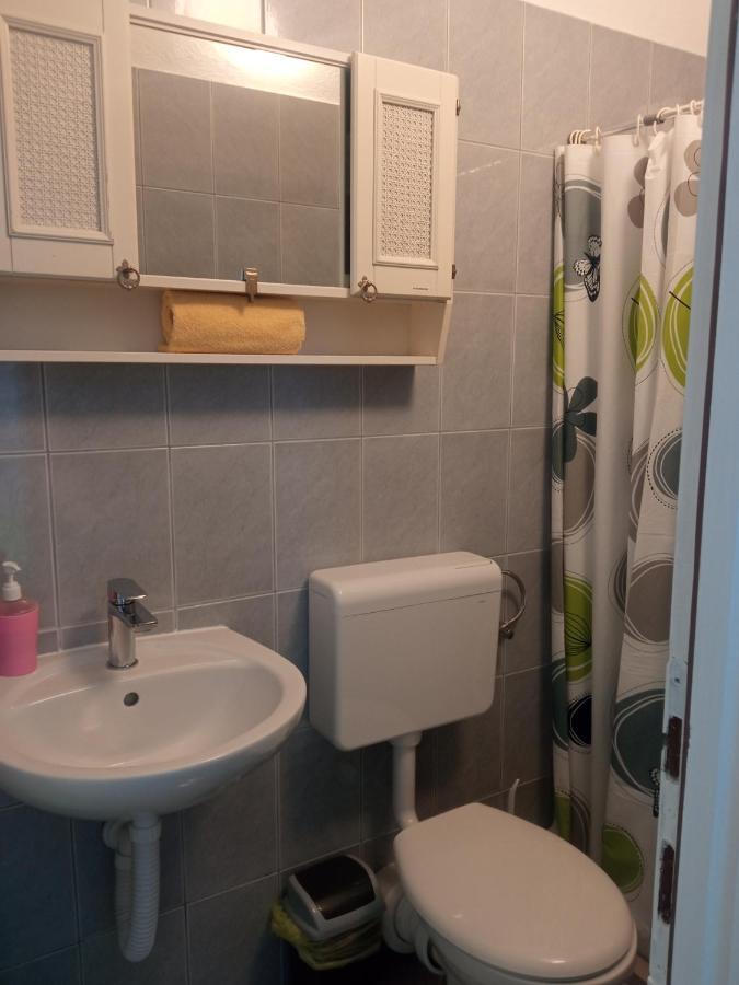 נאום Guest House Inara מראה חיצוני תמונה