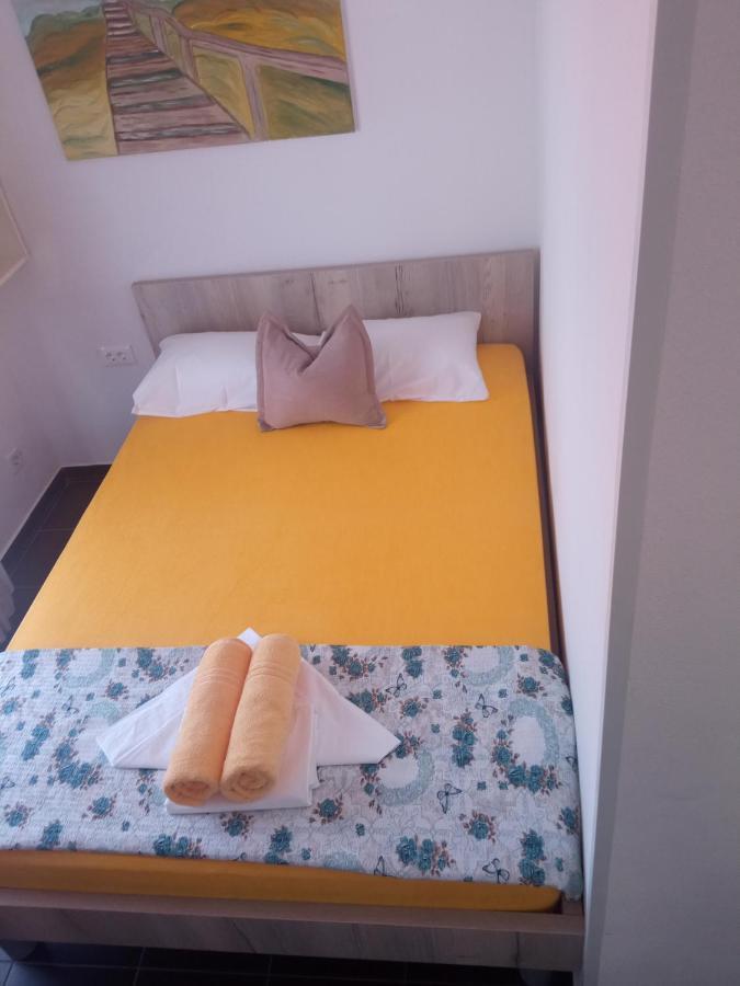 נאום Guest House Inara מראה חיצוני תמונה