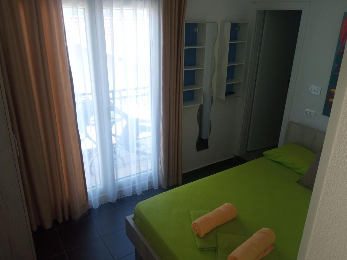 נאום Guest House Inara מראה חיצוני תמונה