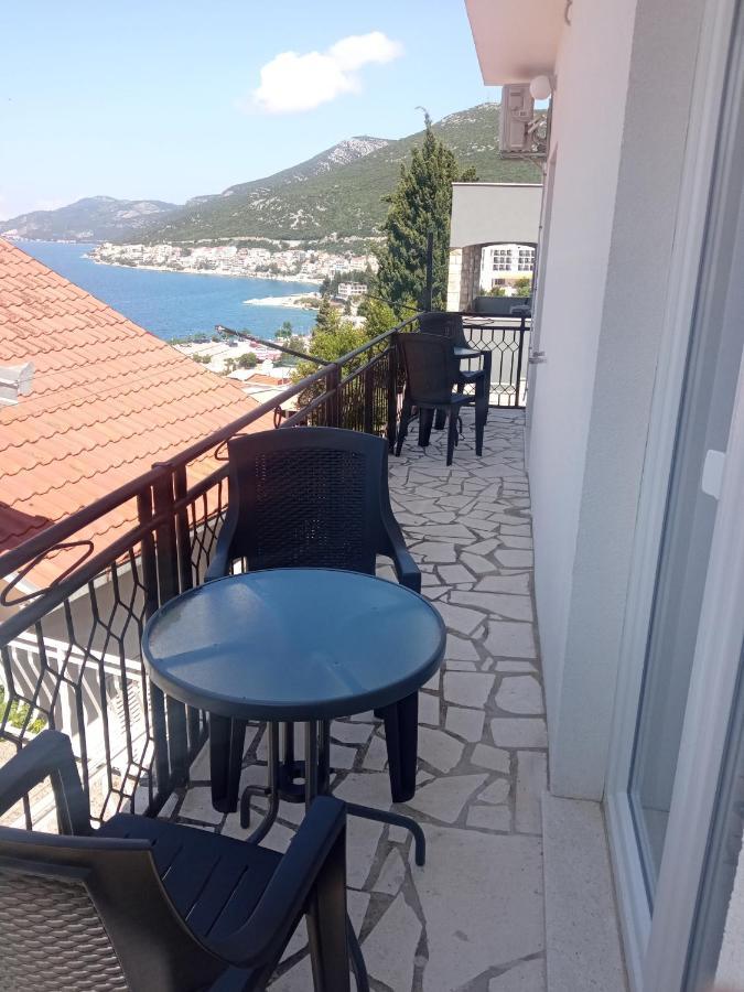 נאום Guest House Inara מראה חיצוני תמונה