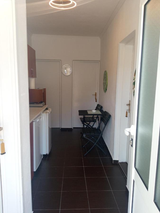 נאום Guest House Inara מראה חיצוני תמונה