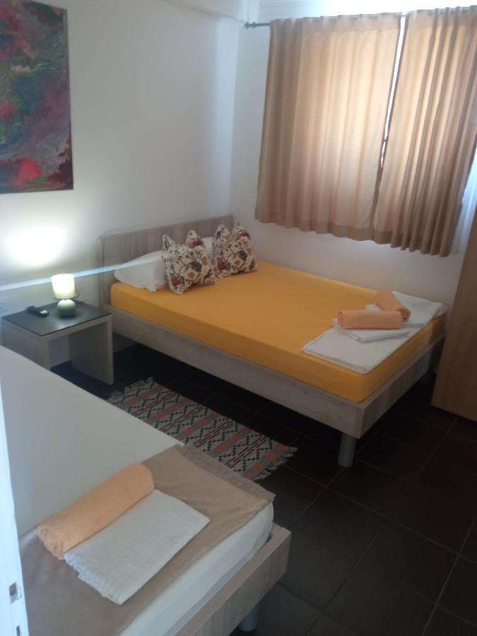 נאום Guest House Inara מראה חיצוני תמונה