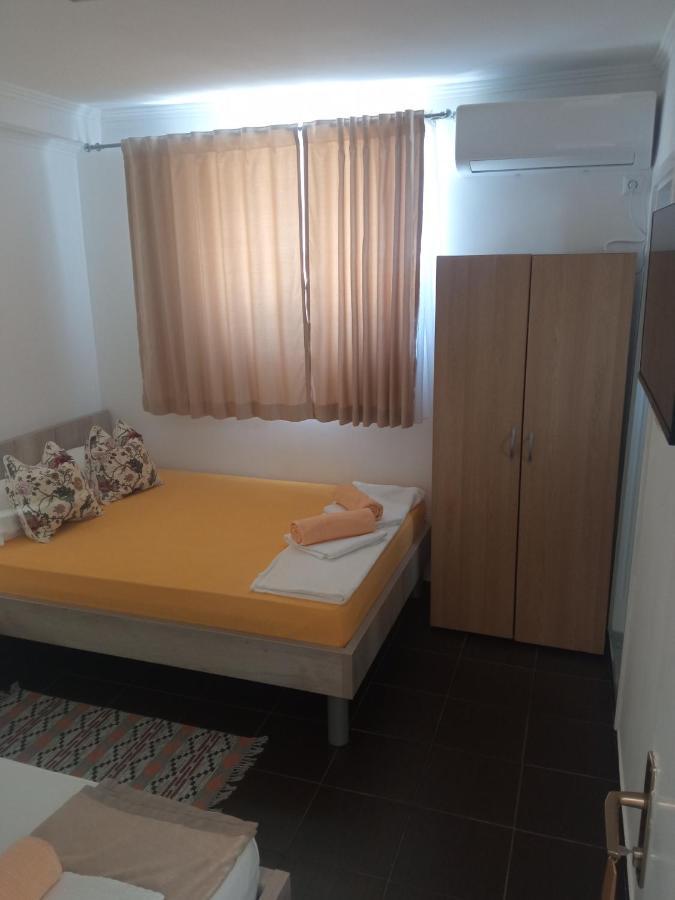 נאום Guest House Inara מראה חיצוני תמונה