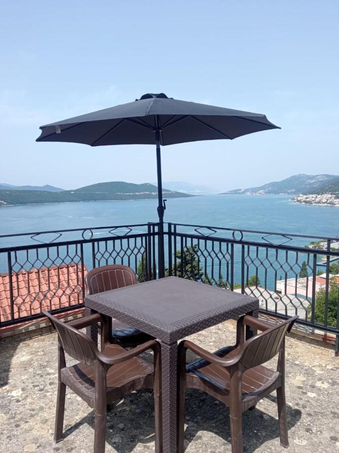 נאום Guest House Inara מראה חיצוני תמונה