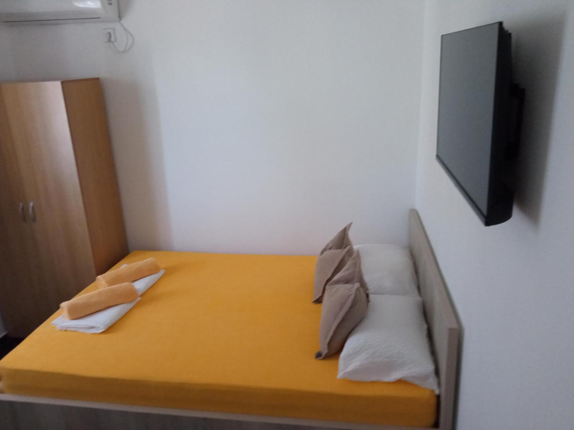 נאום Guest House Inara חדר תמונה