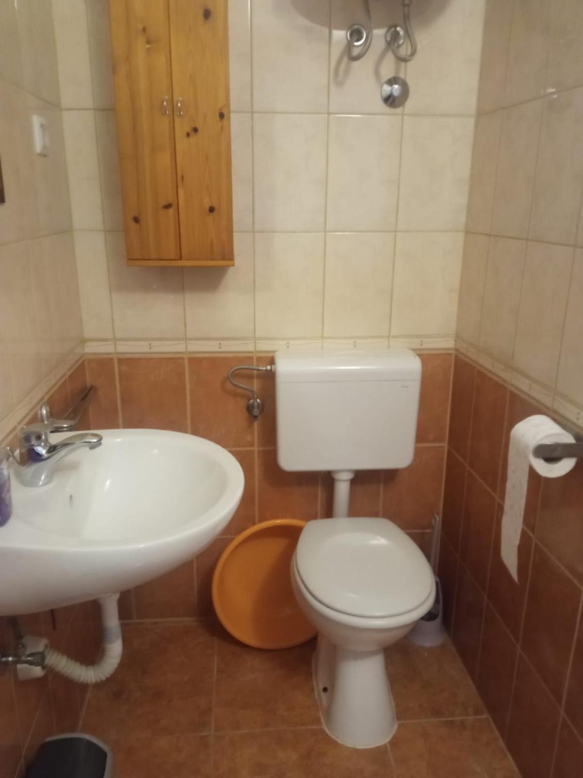 נאום Guest House Inara מראה חיצוני תמונה